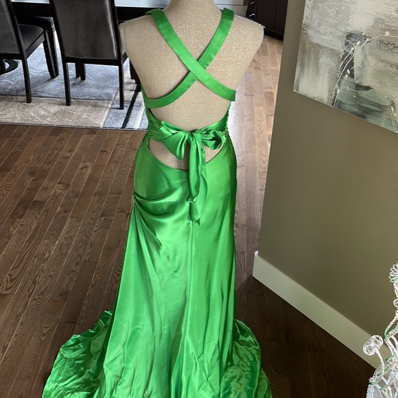 Evening gown - Picture 2 of 4